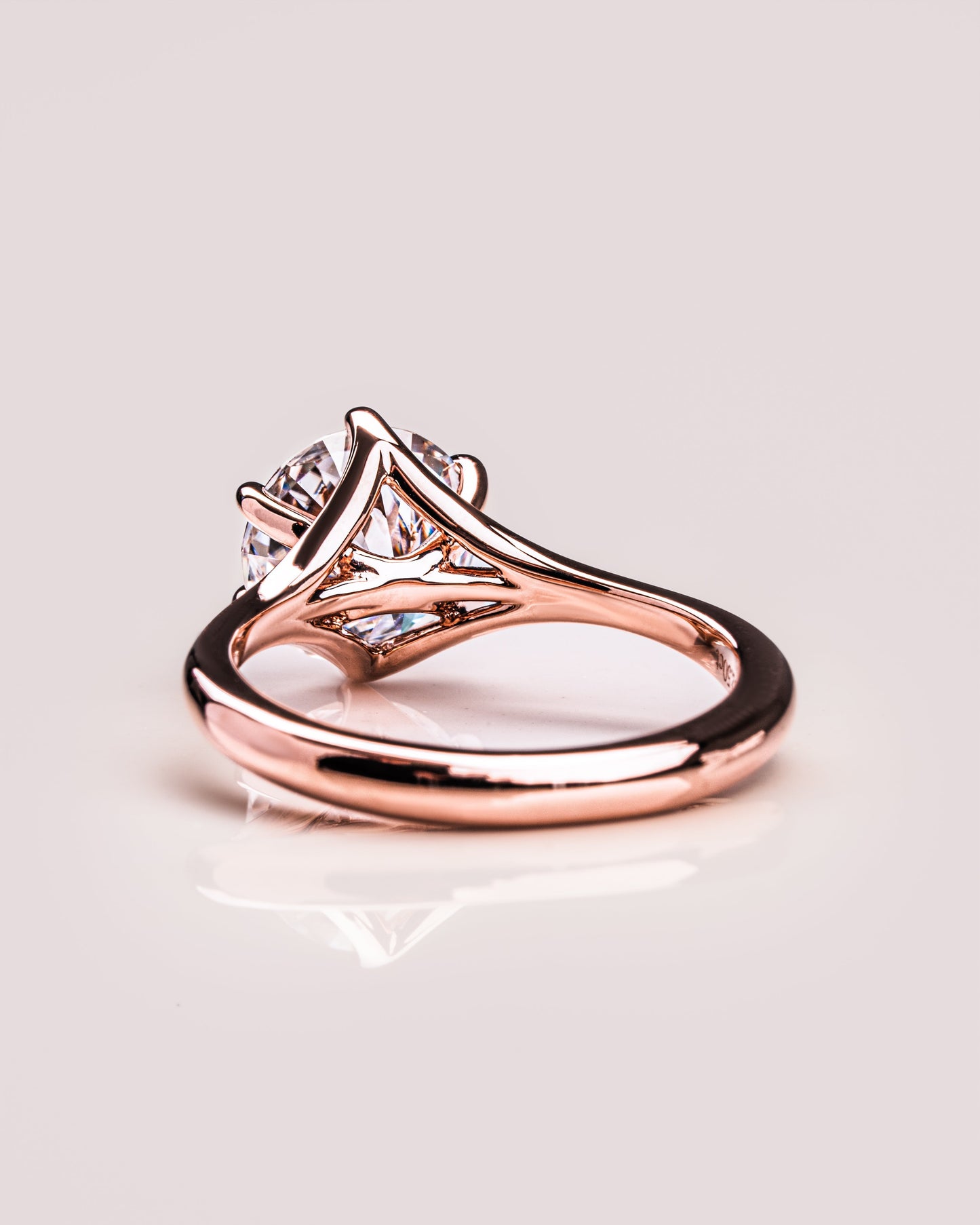 1.9 CT Round Solitaire Moissanite Engagement Ring