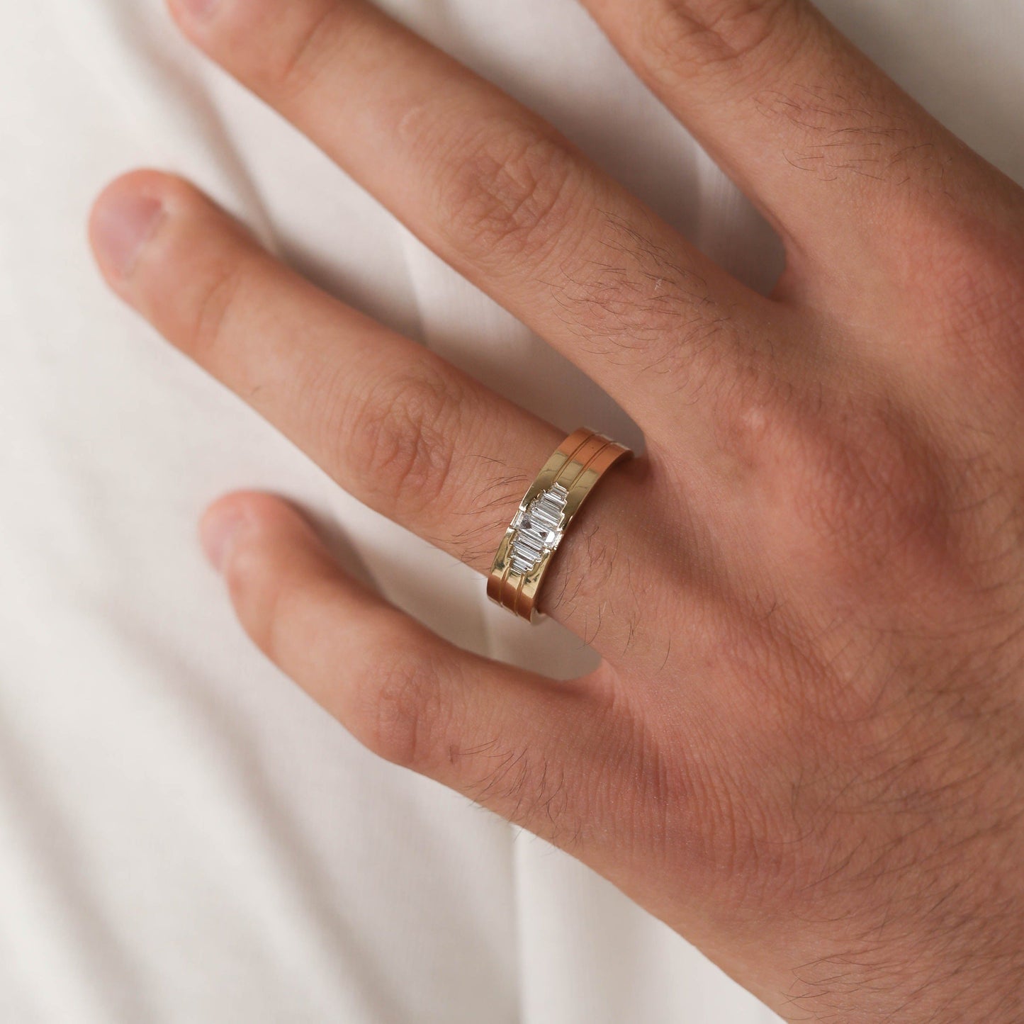 Stone Setting Classic High-Polish Finish Men's Band