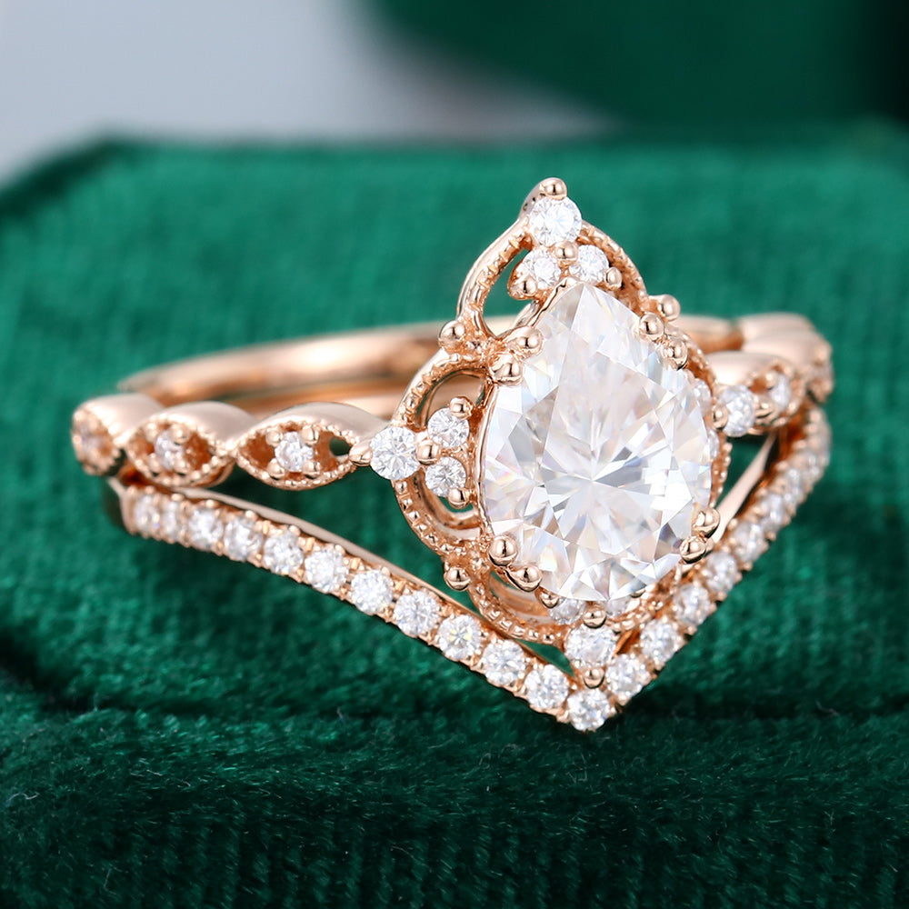 1.50 CT Pear Moissanite Vintage Style Bridal Ring Set