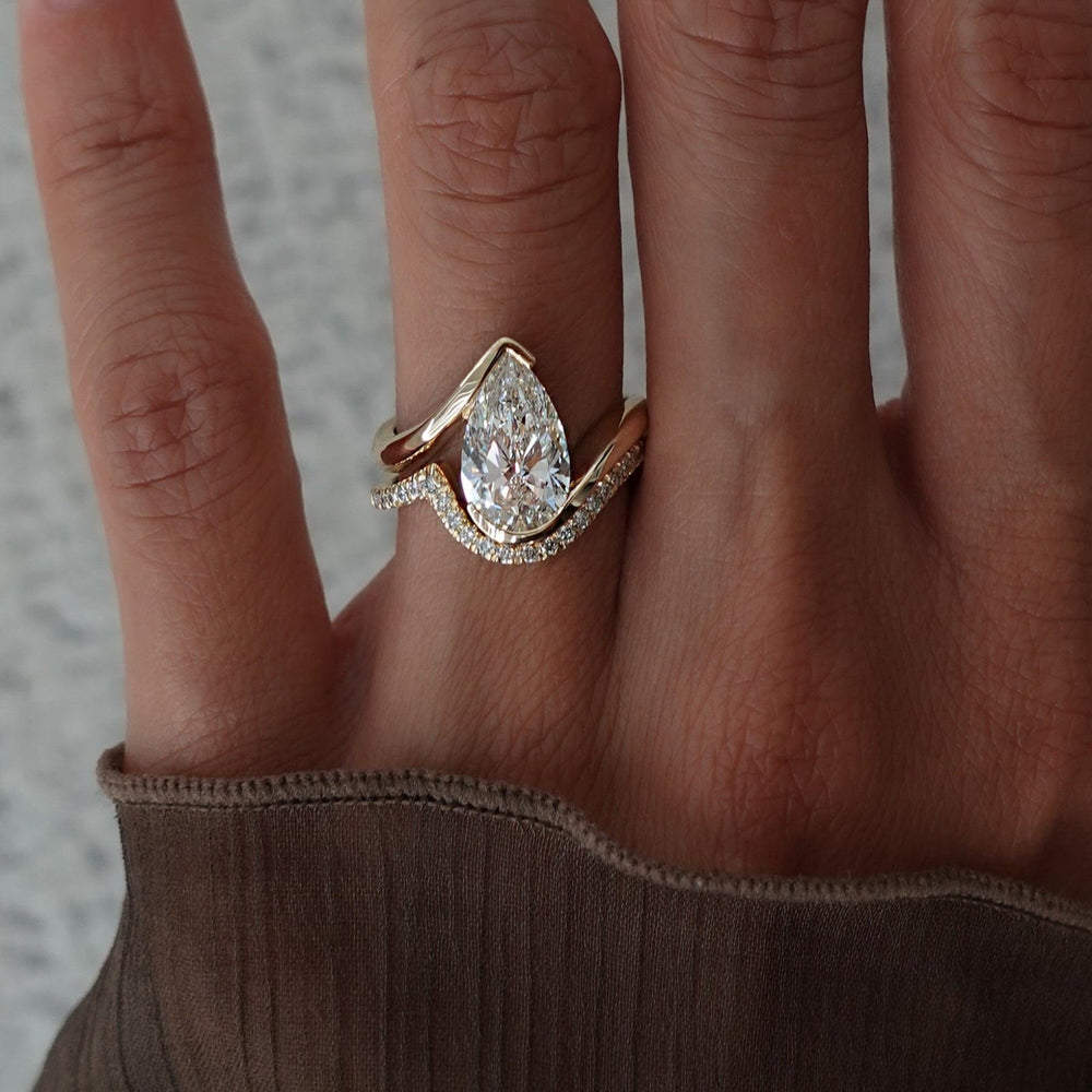 2.5 CT Pear Lab Grown Diamond Bridal Set