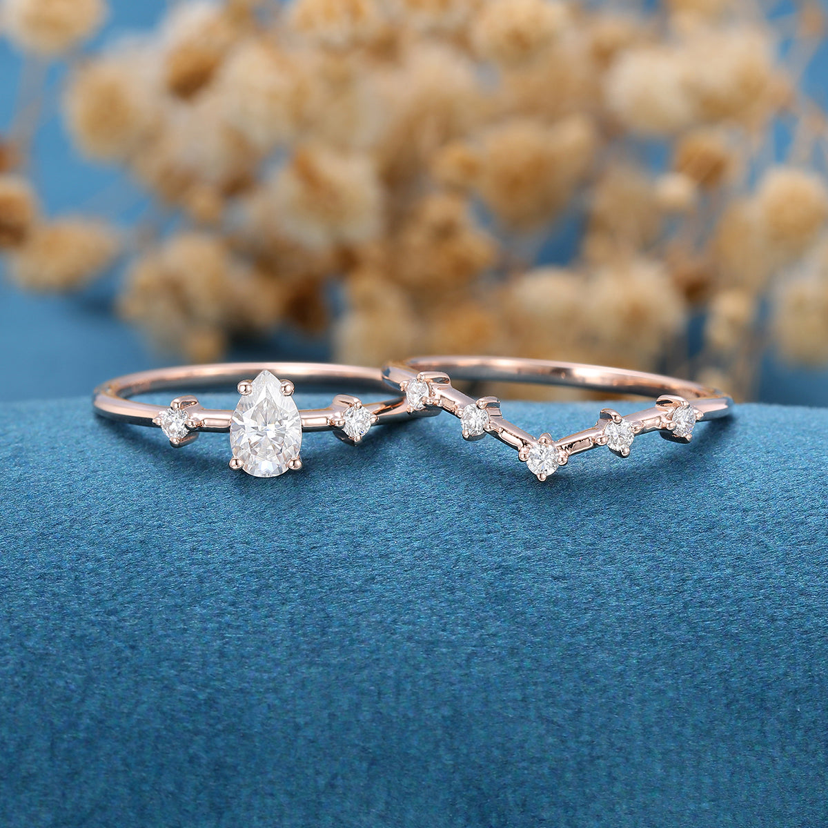 0.39 CT Pear Shaped Moissanite Solitaire Bridal Set