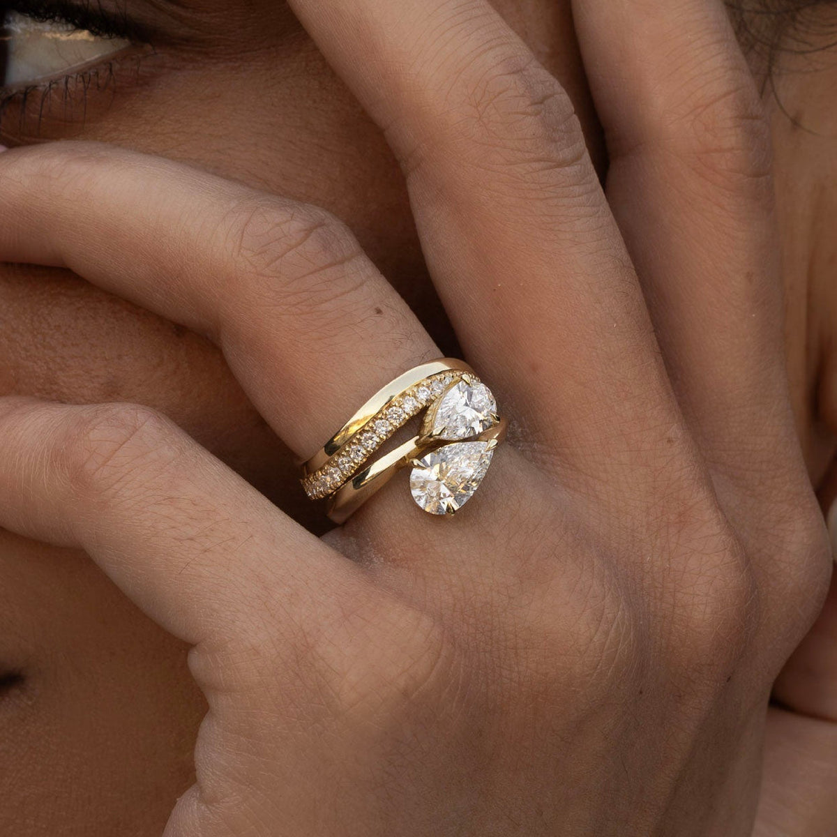 3 CT Pear: Twisted Knife Edge Toi Et Moi Lab Grown Diamond