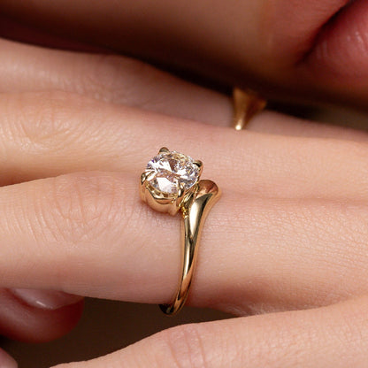 2 CT Oval: Solitaire Twisted Band Lab Grown Diamond Engagement Ring