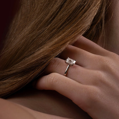 1 CT Emerald: Solitaire Lab Grown Diamond Engagement Ring
