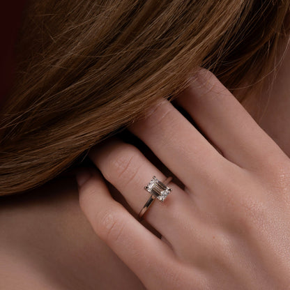1 CT Emerald: Solitaire Lab Grown Diamond Engagement Ring