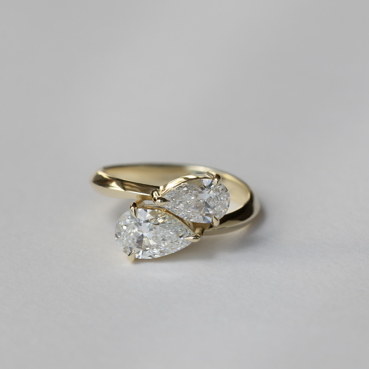 3 CT Pear: Twisted Knife Edge Toi Et Moi Lab Grown Diamond