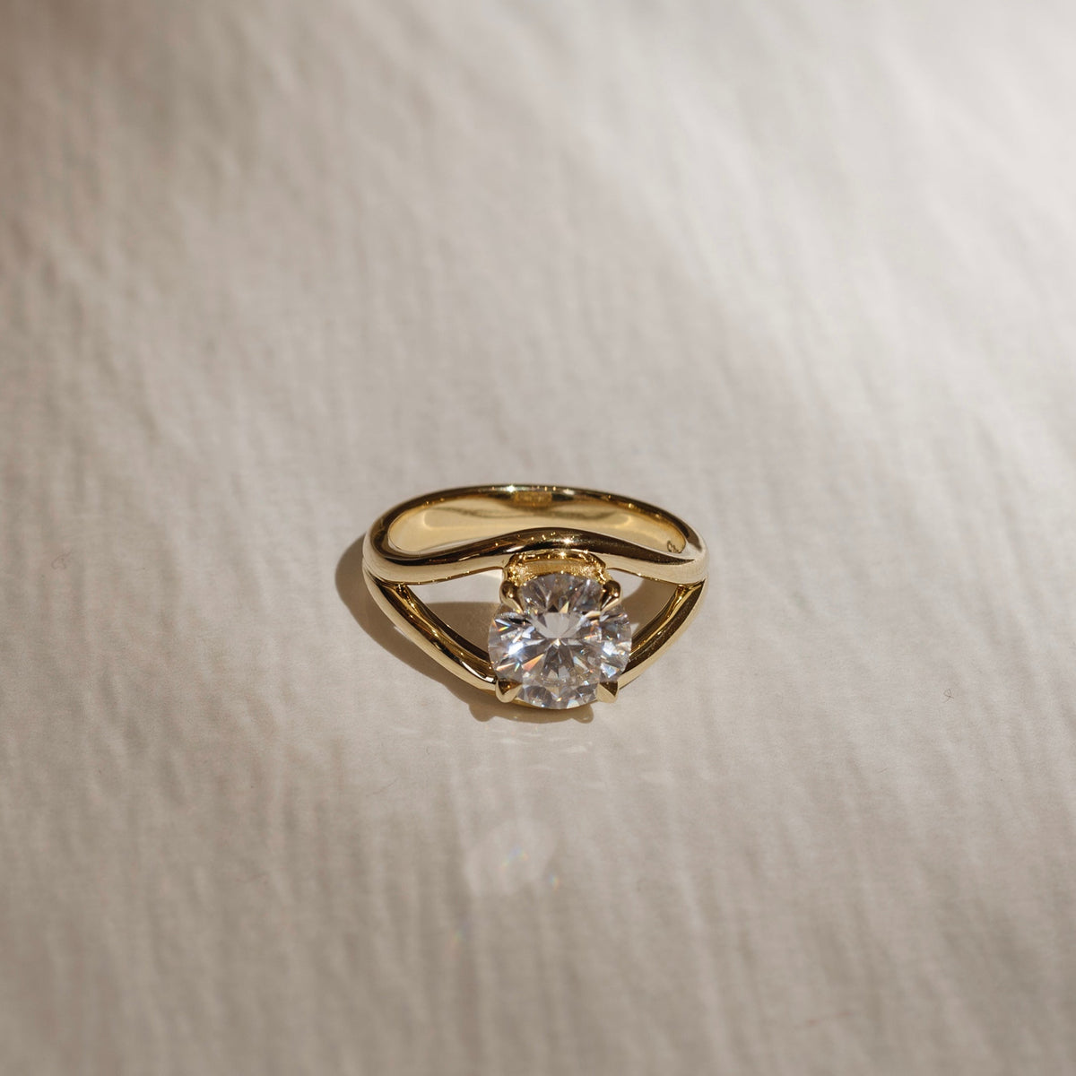 East-West Round: Split Shank Lab Grown Diamond