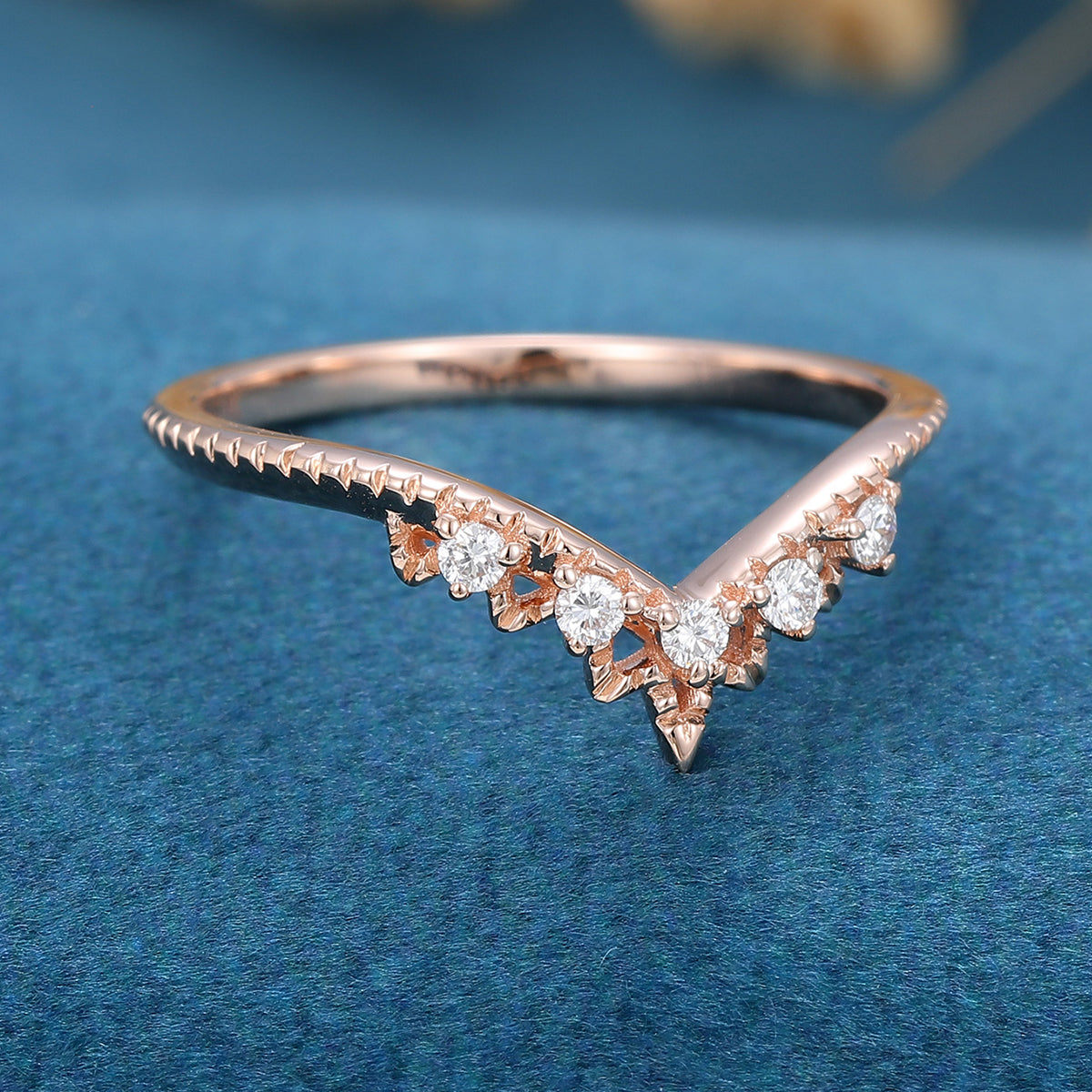 1.80 CT Round Shaped Moissanite Vintage Curved Wedding Band