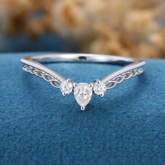 1.50 CT Round & Pear Shaped Moissanite Vintage Curved Wedding Band