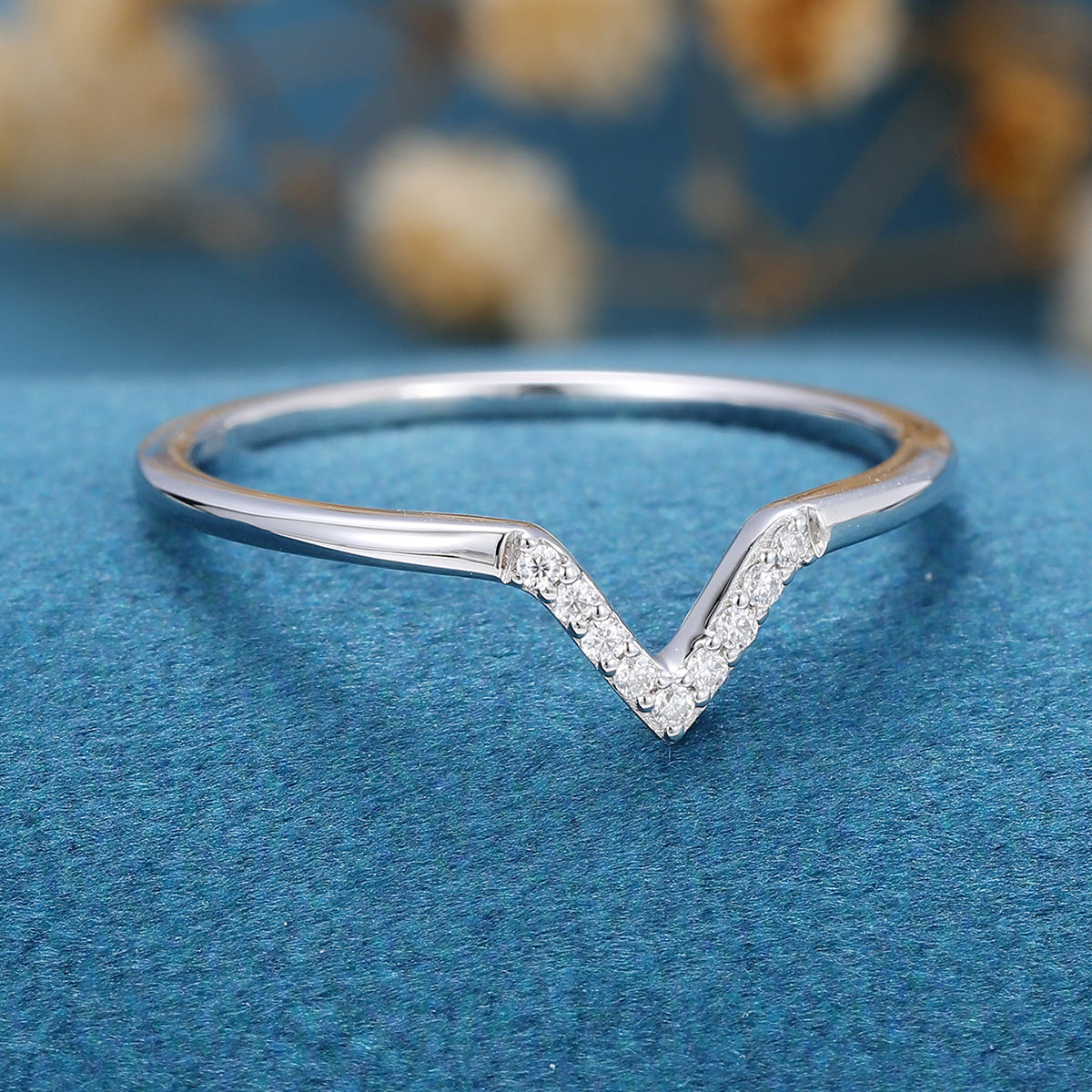 1.30 CT Round Shaped Moissanite Curved Wedding Band