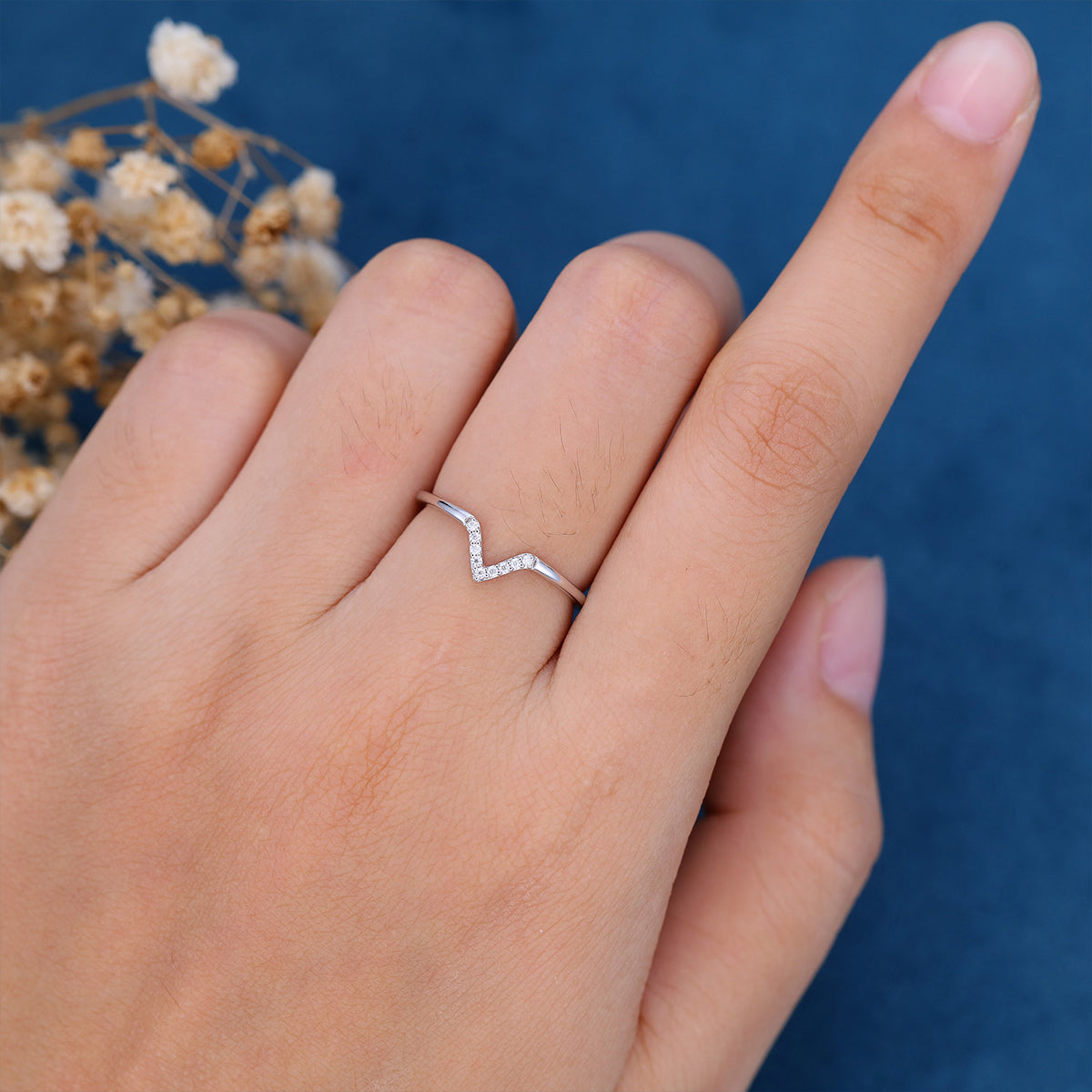 1.30 CT Round Shaped Moissanite Curved Wedding Band