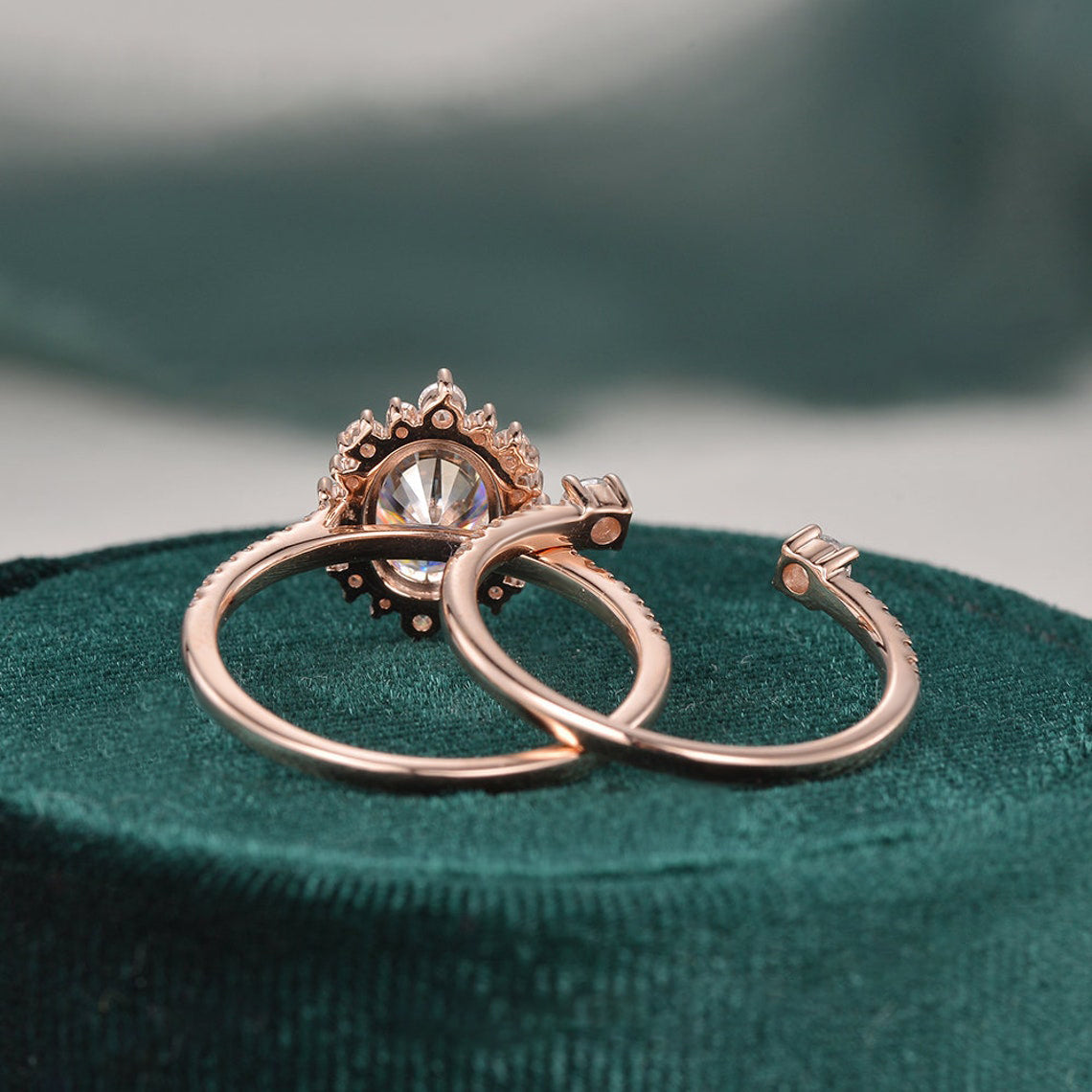 2.0 CT Oval Cut Halo Moissanite Bridal Ring Set