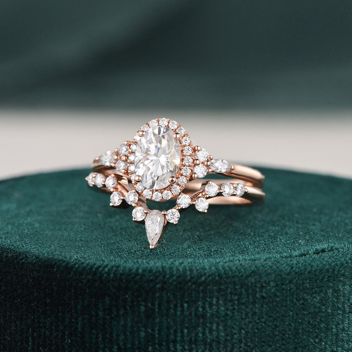 2.0 CT Oval Cut Cluster Halo Moissanite Bridal Ring Set