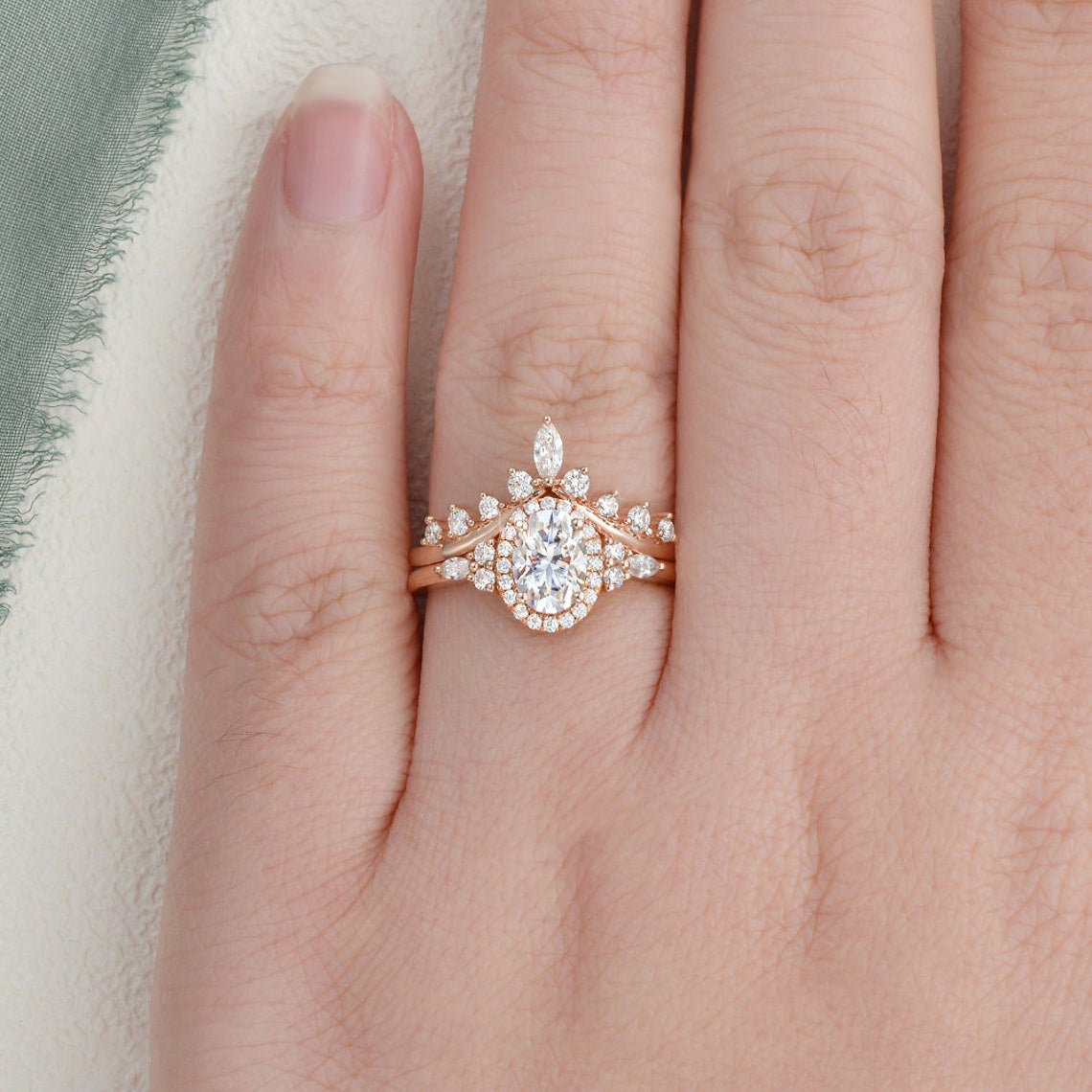 2.0 CT Oval Cut Cluster Halo Moissanite Bridal Ring Set