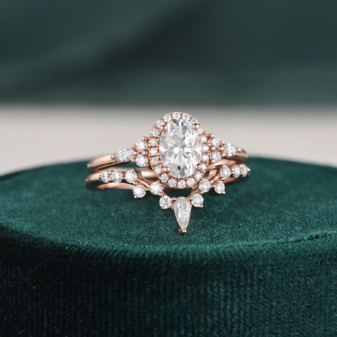 2.0 CT Oval Cut Cluster Halo Moissanite Bridal Ring Set