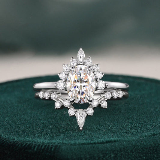 1.50 CT Pear Cut Cluster Moissanite Bridal Ring Set