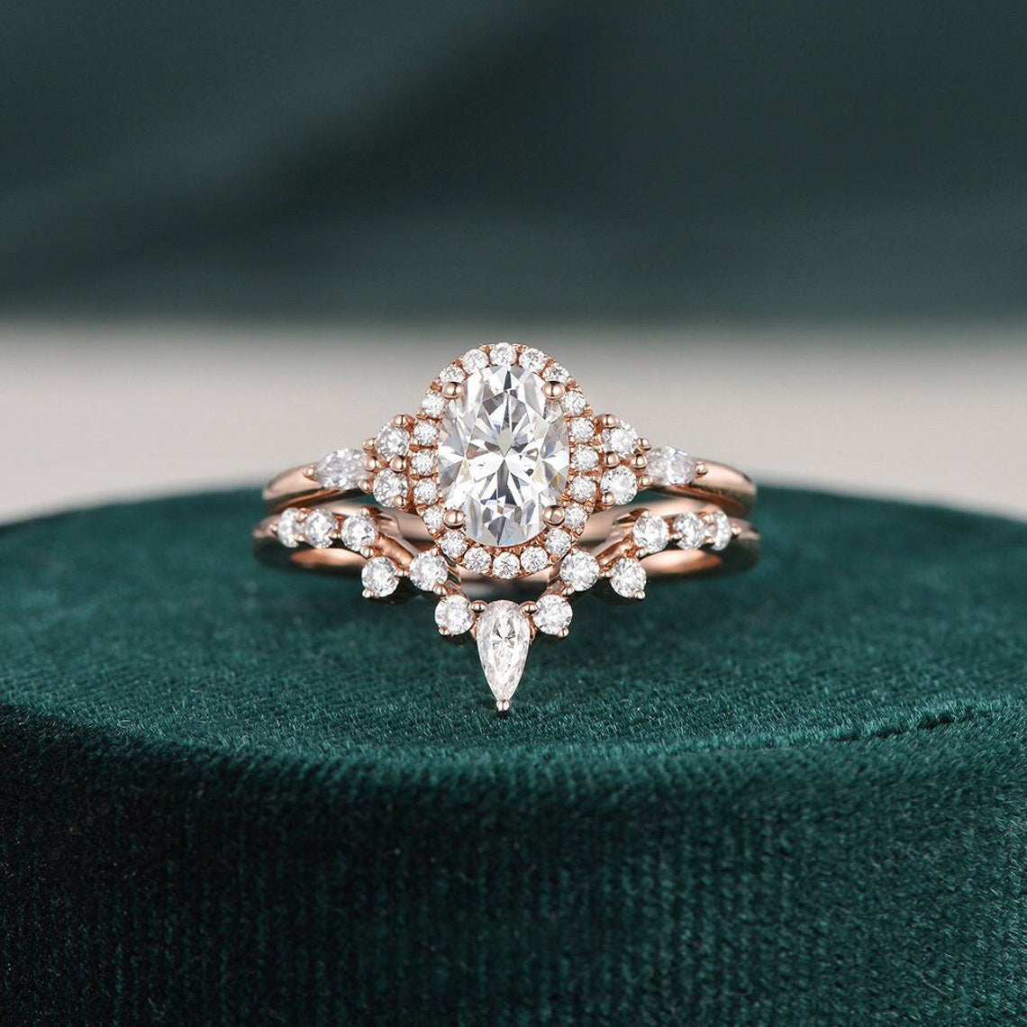 2.0 CT Oval Cut Cluster Halo Moissanite Bridal Ring Set