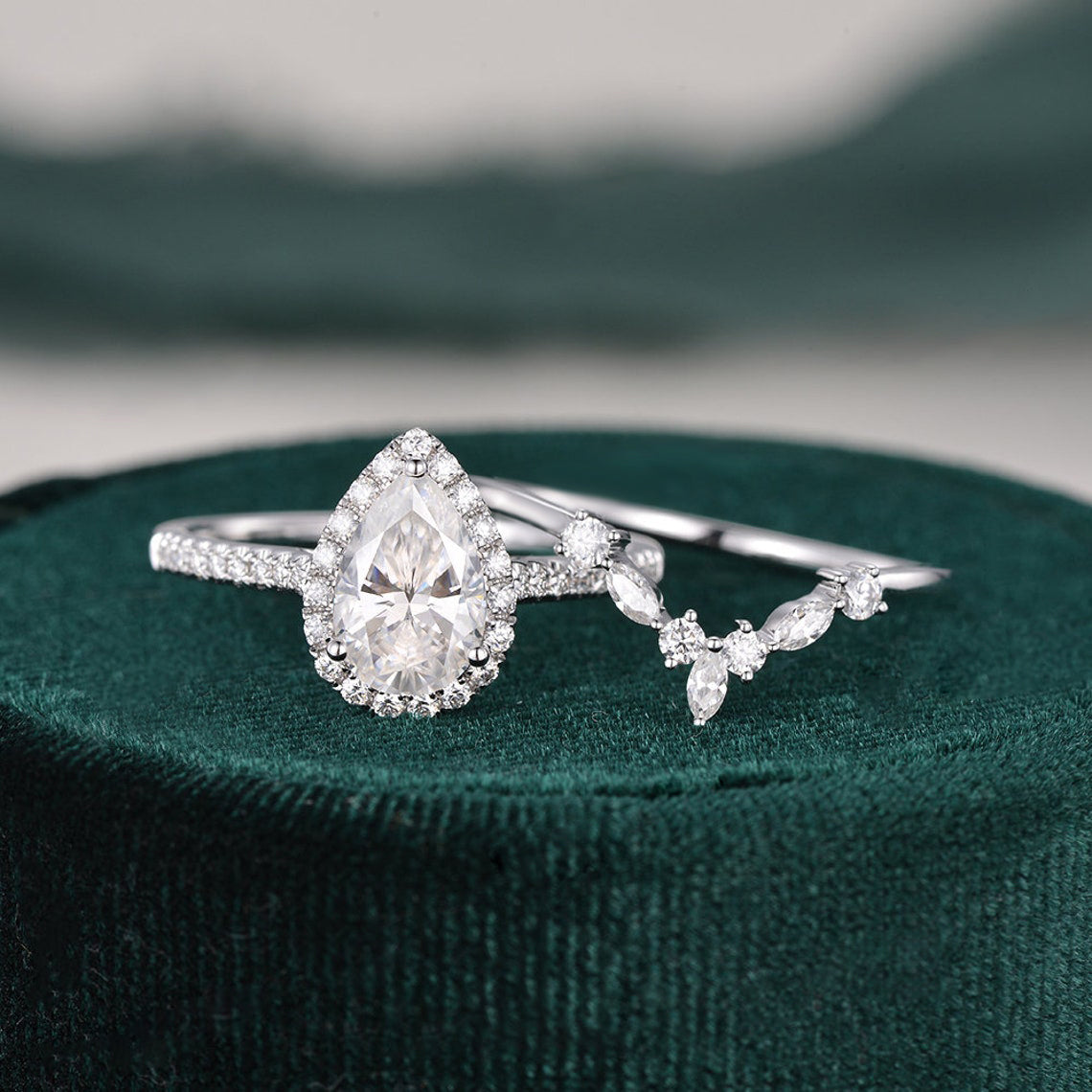 2.0 CT Pear Cut Halo Moissanite Bridal Ring Set