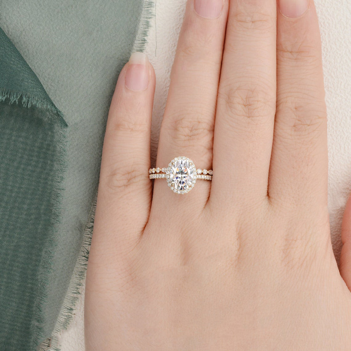 2.0 CT Oval Cut Halo Moissanite Bridal Ring Set