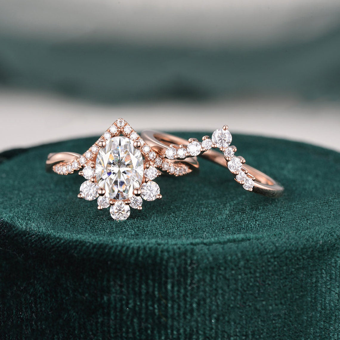 1.50 CT Oval Cut Cluster Moissanite Bridal Ring Set