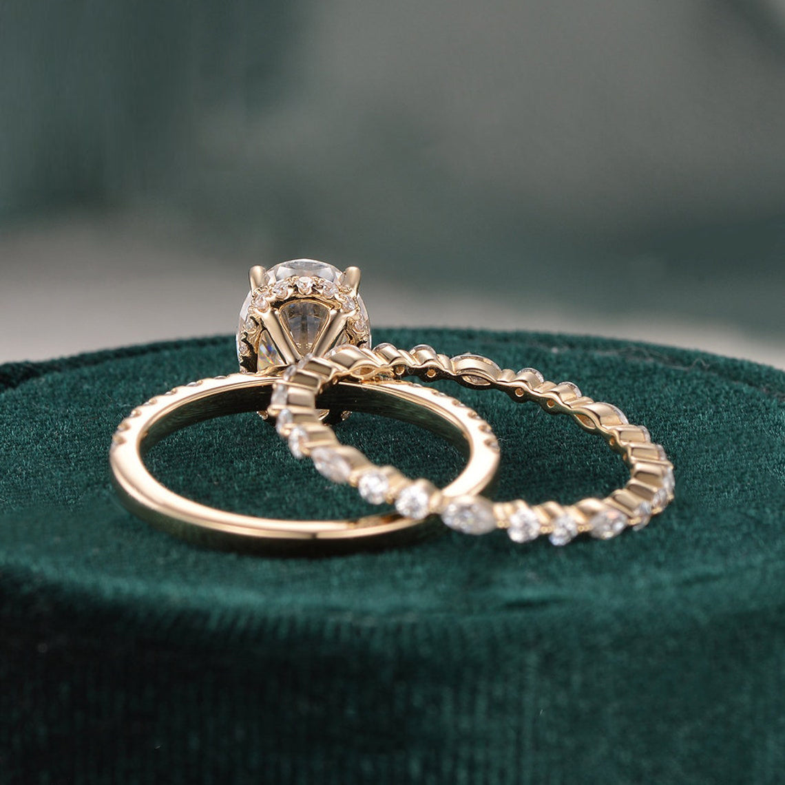 2.0 CT Oval Cut Solitaire Moissanite Bridal Ring Set