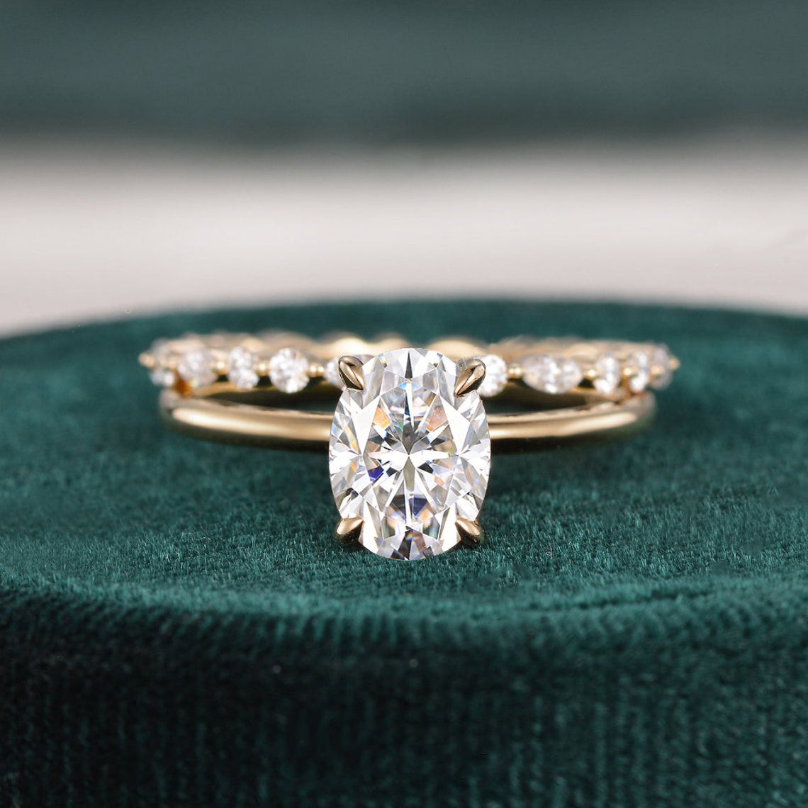 1.50 CT Oval Cut Solitaire Moissanite Bridal Ring Set