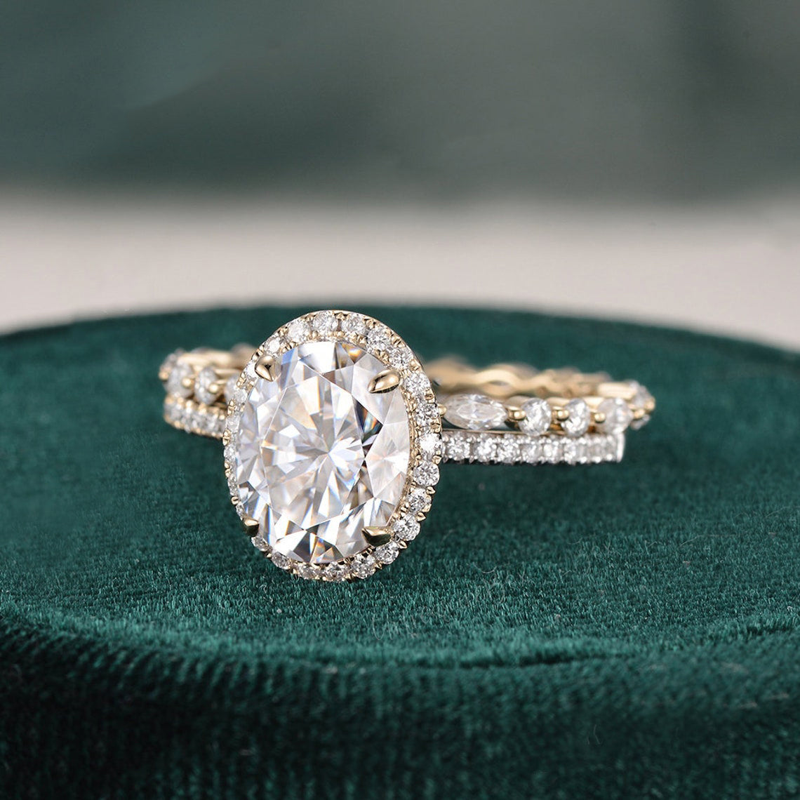 2.0 CT Oval Cut Halo Moissanite Bridal Ring Set