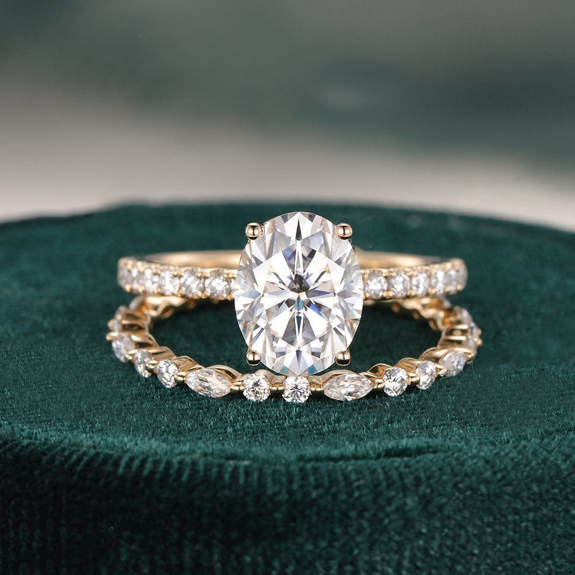 2.0 CT Oval Cut Solitaire Moissanite Bridal Ring Set