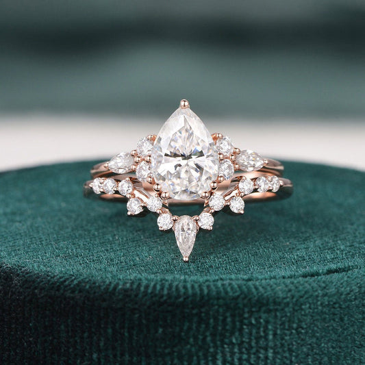 1.50 CT Pear Cut Cluster Moissanite Bridal Ring Set