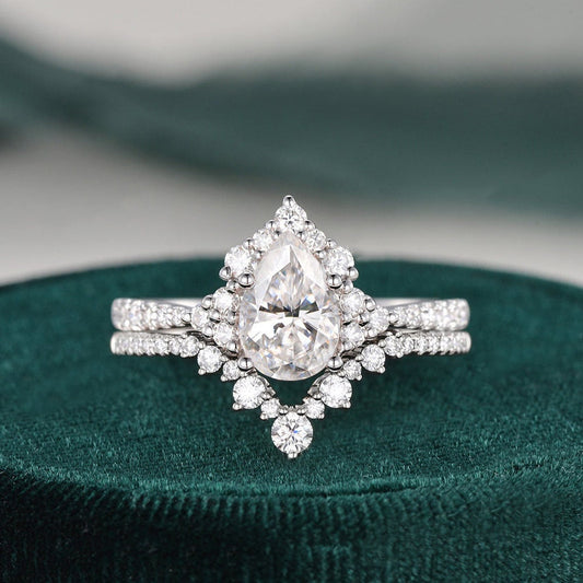 1.50 CT Pear Cut Cluster Moissanite Bridal Ring Set
