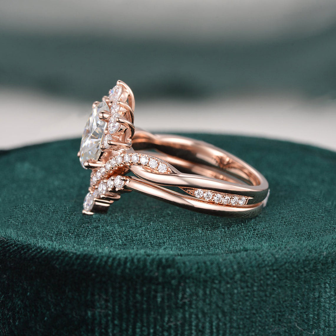 1.50 CT Oval Cut Cluster Moissanite Bridal Ring Set