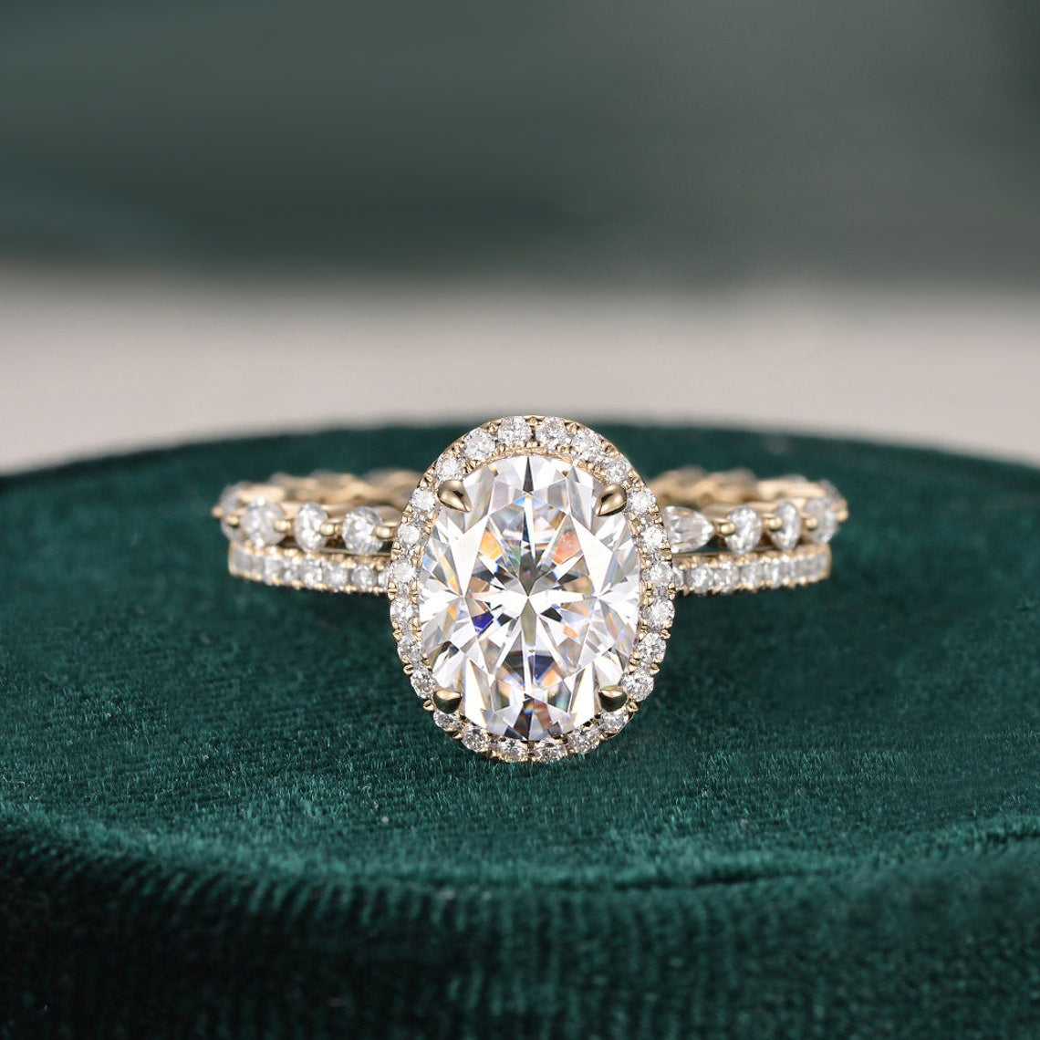 2.0 CT Oval Cut Halo Moissanite Bridal Ring Set