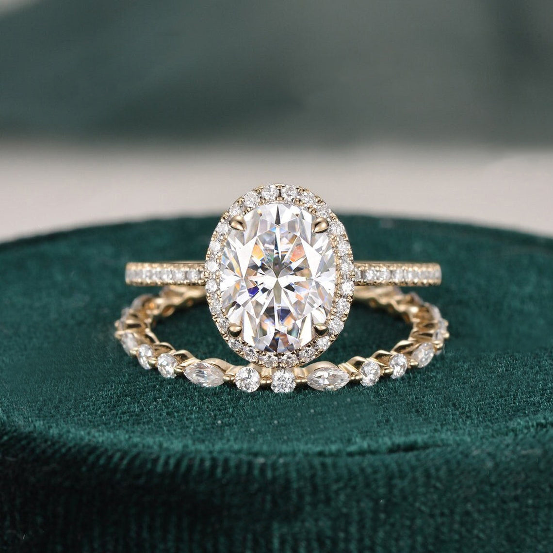 2.0 CT Oval Cut Halo Moissanite Bridal Ring Set