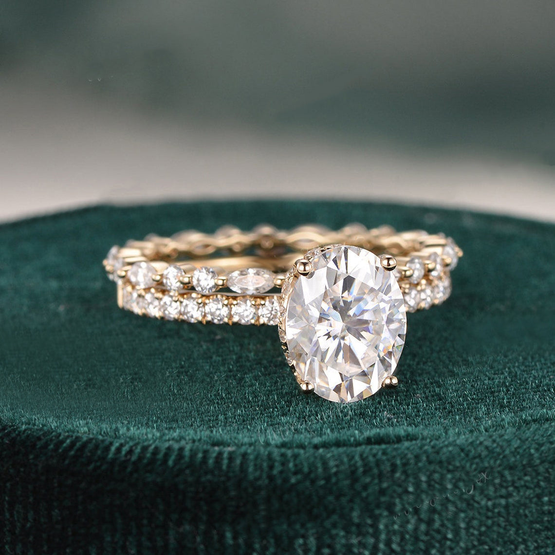 2.0 CT Oval Cut Solitaire Moissanite Bridal Ring Set