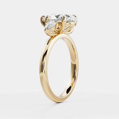 Pear: Three Stone Lab Grown Diamond
