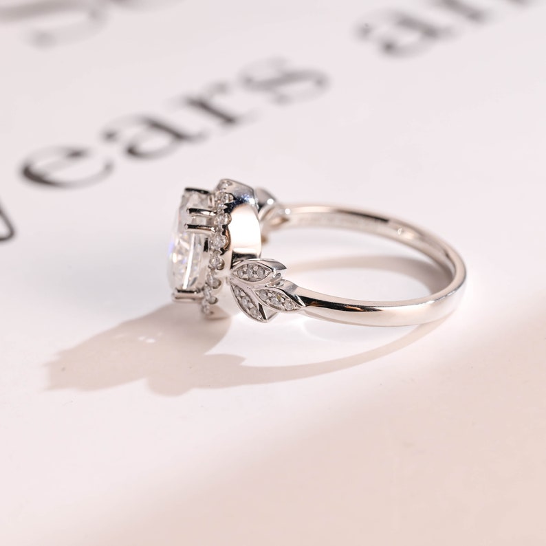 Stunning 1.0 - 2.0 CT Oval Moissanite Engagement Ring with Cluster Design 8