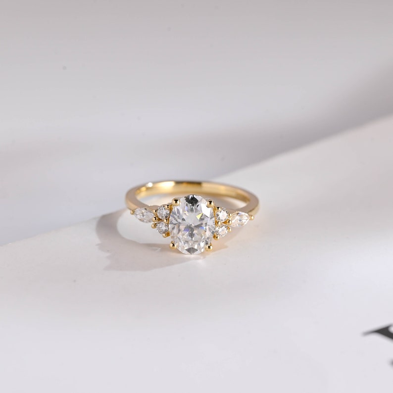 Stunning 1.0 - 2.0 CT Oval Moissanite Engagement Ring with Cluster Design 1