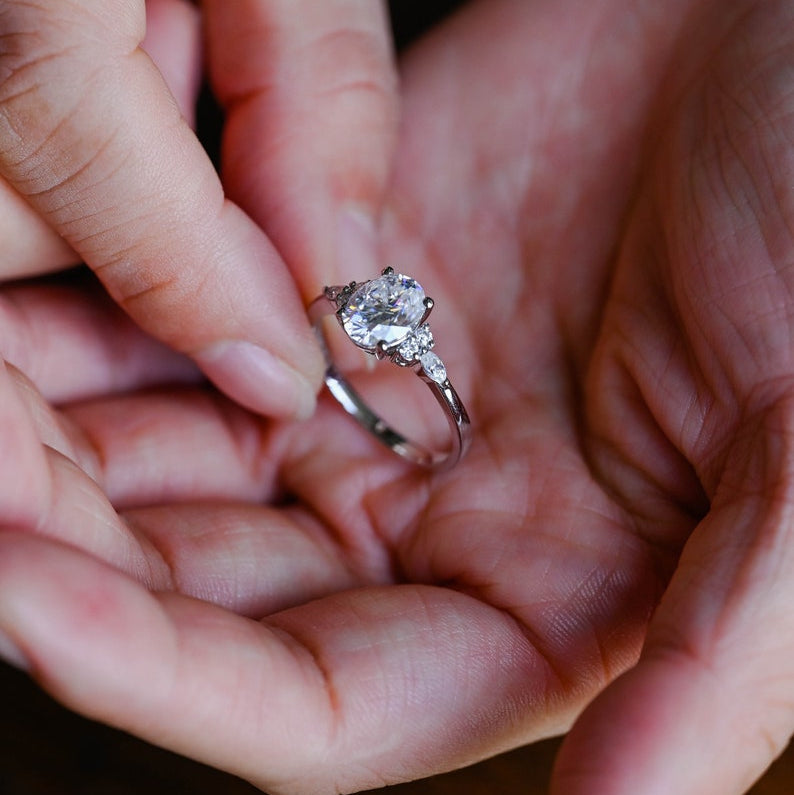 Stunning 1.0 - 2.0 CT Oval Moissanite Engagement Ring with Cluster Design 4