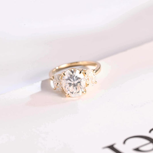 Stunning 1.0 - 2.0 CT Oval Moissanite Engagement Ring with Three Stone Design 1