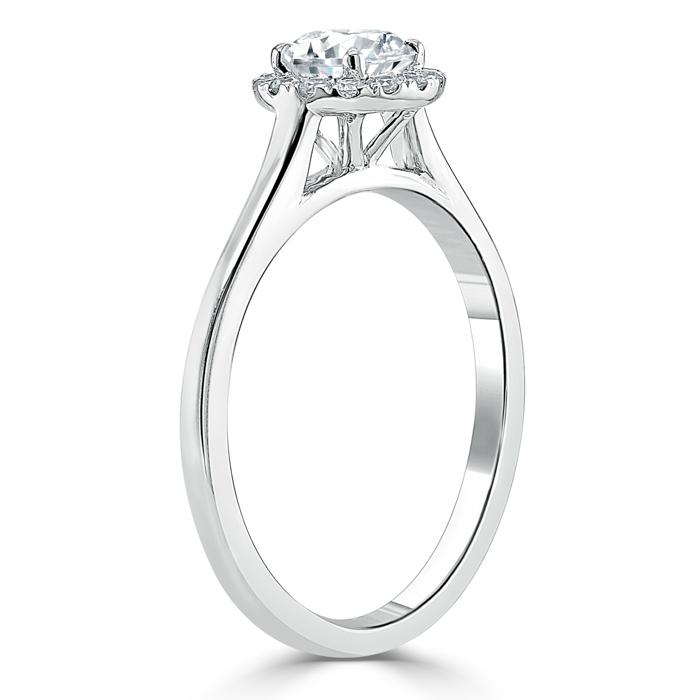 0.75 CT Round Cut Halo Moissanite Engagement Ring