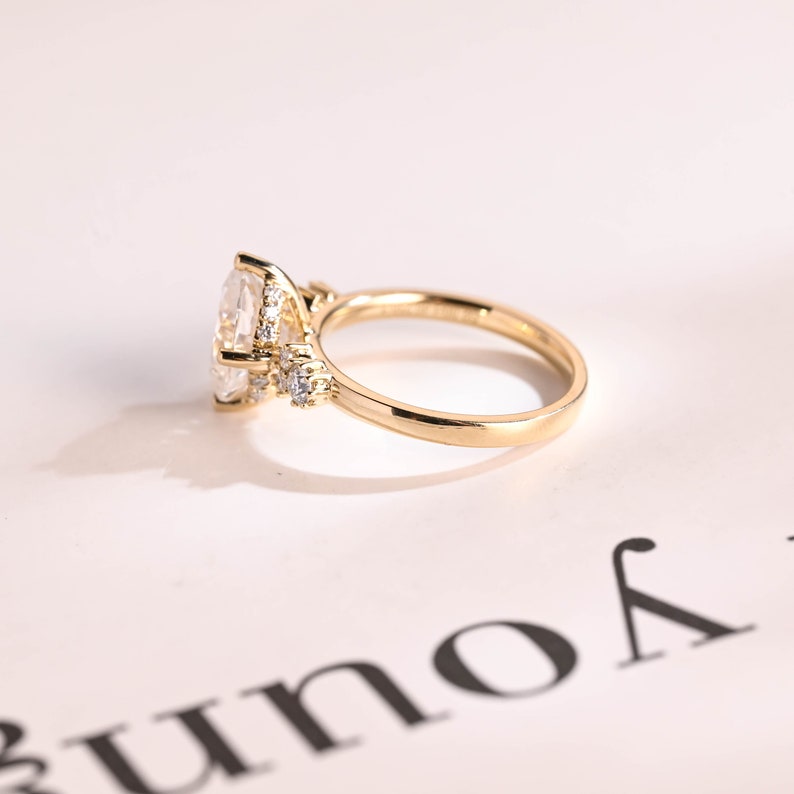 Stunning 1.0 - 2.0 CT Oval Moissanite Engagement Ring with Cluster Design 10