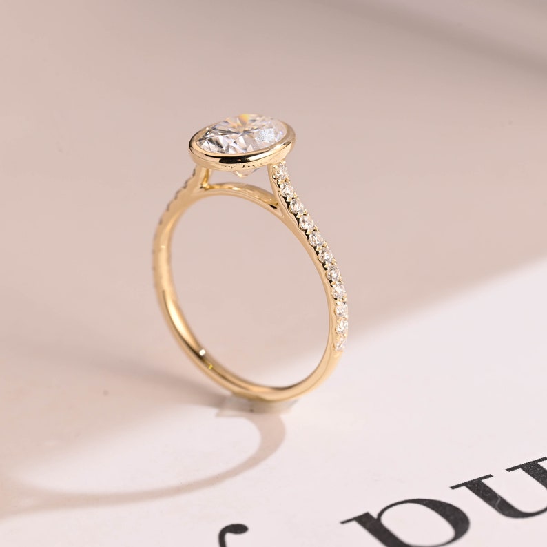Stunning 1.0 - 2.0 CT Oval Moissanite Engagement Ring with Bezel Design 5