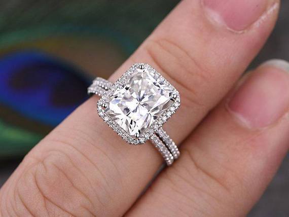 3.0 CT Radiant Cut Halo Style Moissanite Bridal Ring Set