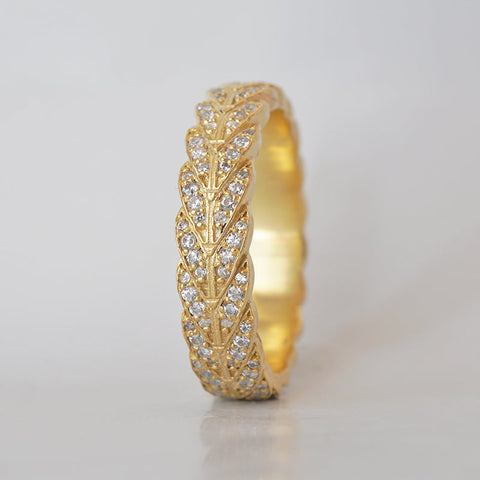 Round Stones Feather Style Men's Wedding Band