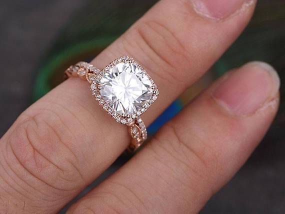 1.0 CT Cushion Cut Halo Moissanite Bridal Ring Set