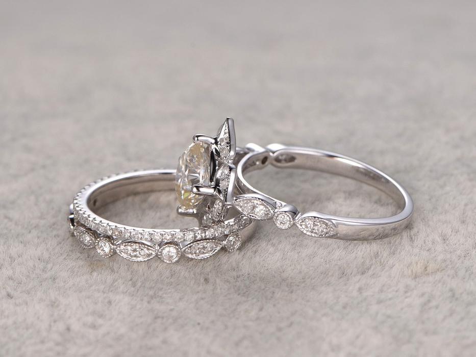 1.0 CT Cushion Floral Style Moissanite Bridal Ring Set