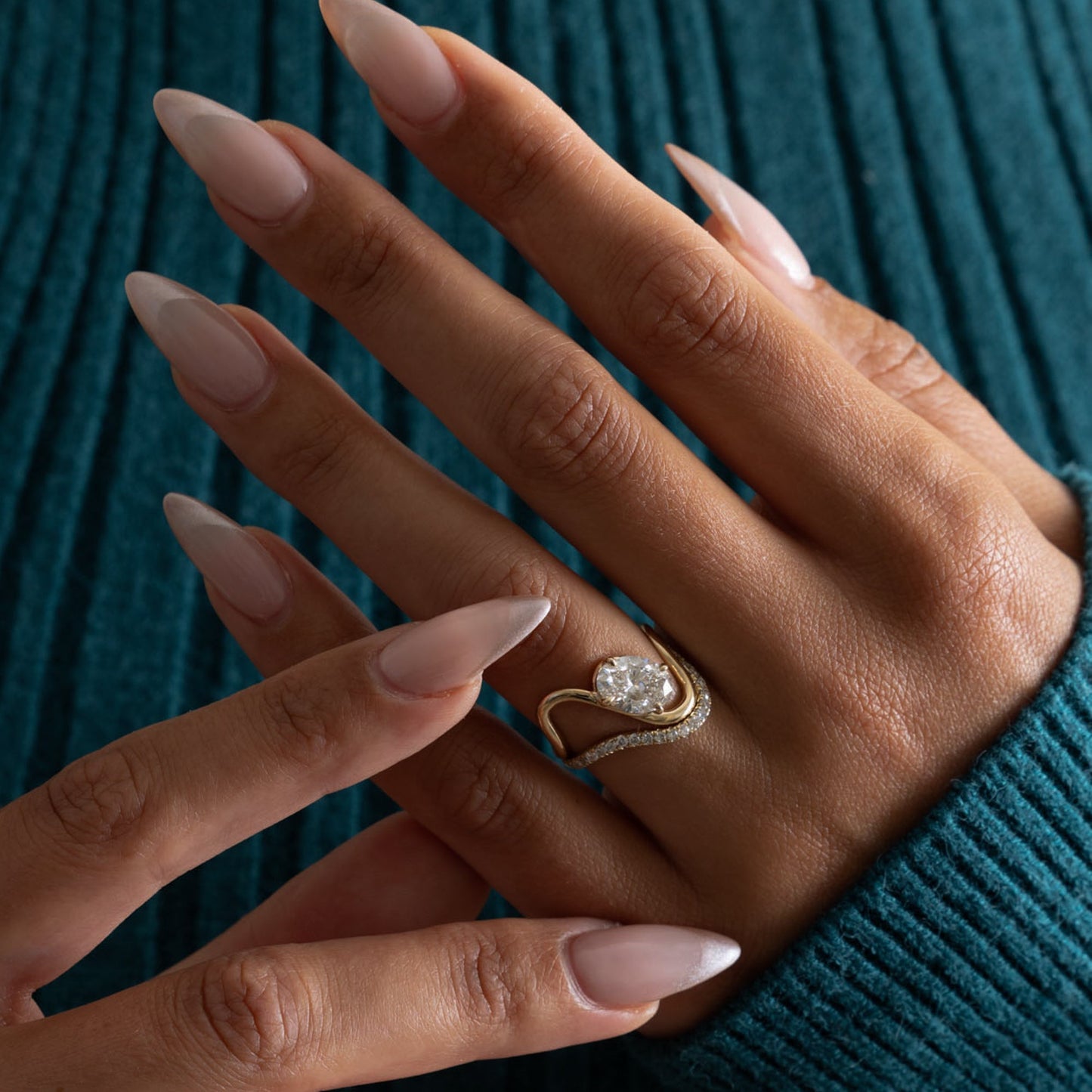 0.1 3TCW Round Half Curve Wedding Band