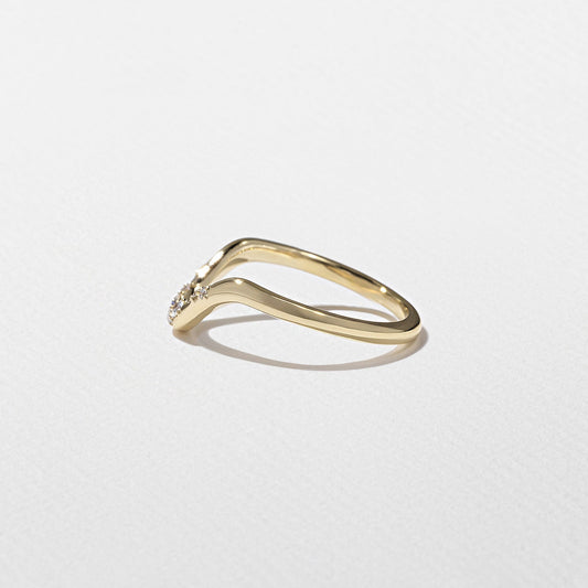 0.10 TCW Round Shape Unique Curved Wedding Band