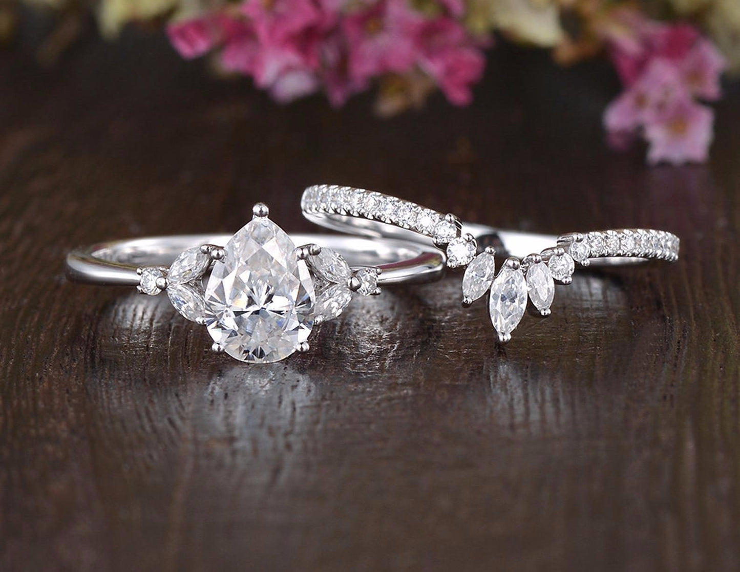 0.75 CT Pear Cluster Moissanite Bridal Ring Set