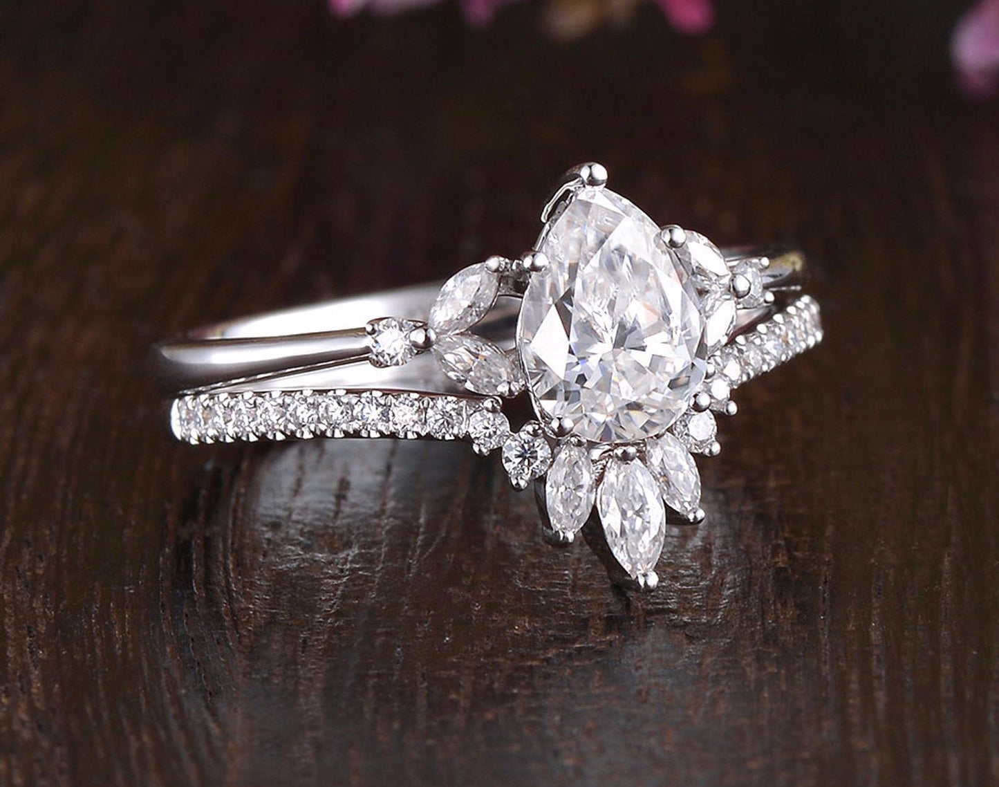 0.75 CT Pear Cluster Moissanite Bridal Ring Set